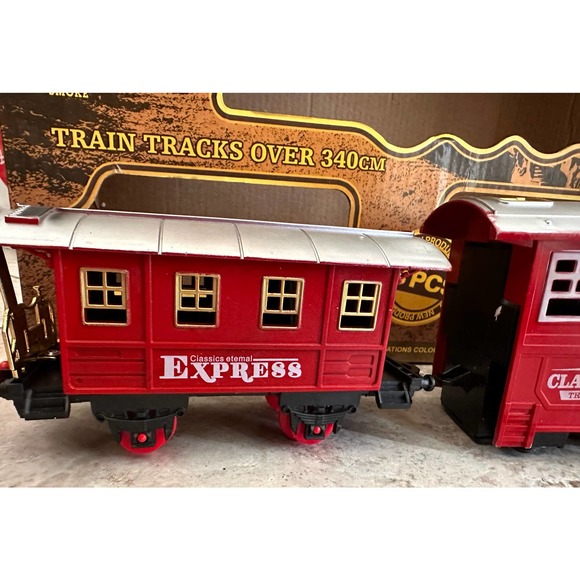 Classic Train Set with Sounds, 3 Cars & tracks - Picture 5 of 9